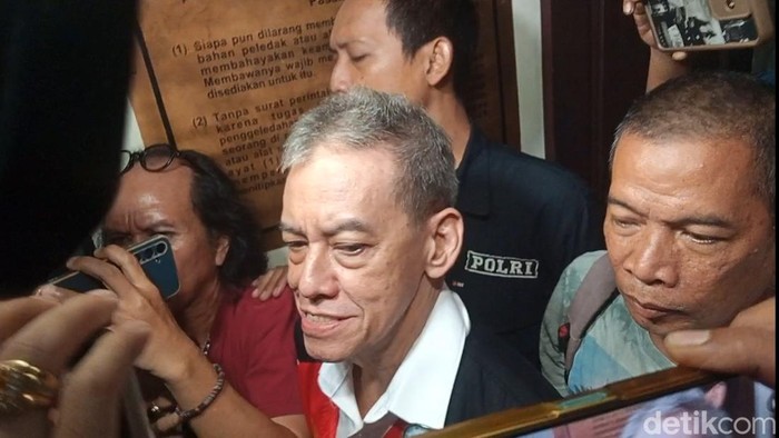 Fariz RM setelah sidang kasus narkobanya di Pengadilan Negeri Jakarta Selatan, Kamis (14/8/2025).