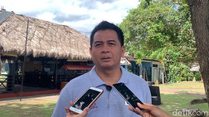 General Manager (GM) Aruna Hotel, Yeyen Henriawan, saat ditemui di Lombok Barat. Kamis (14/8/2025). (Foto: M Zahiruddin/detikBali)