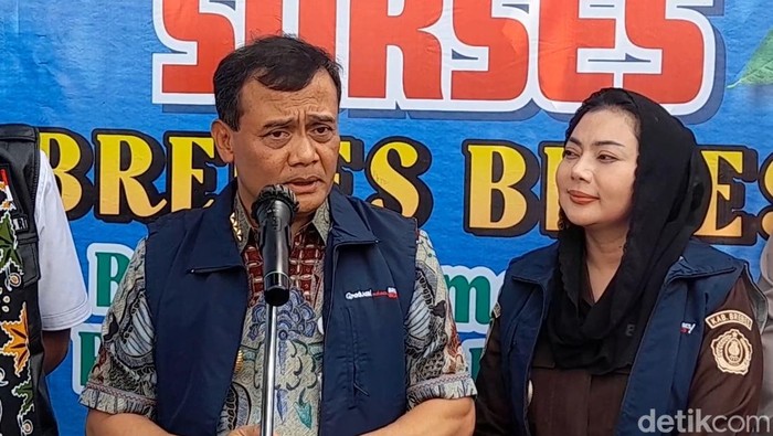 Gubernur Jateng Ahmad Luthfi saat kunker di Brebes, Kamis (14/8/2025).