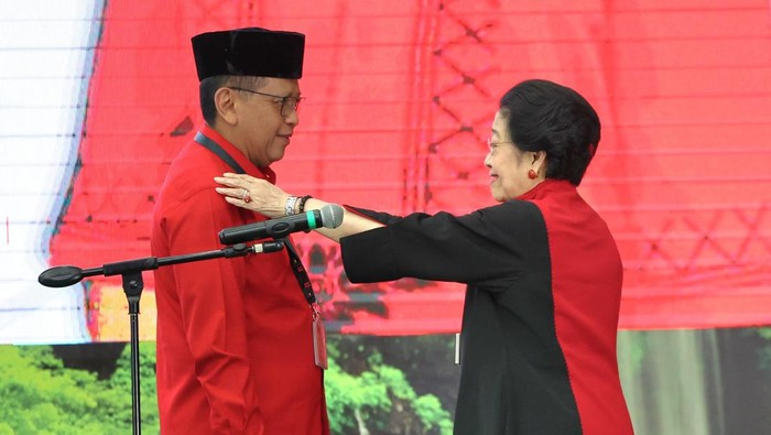 Hasto Kristiyanto dilantik kembali sebagai Sekjen PDIP oleh Ketum PDIP Megawati Soekarnoputri