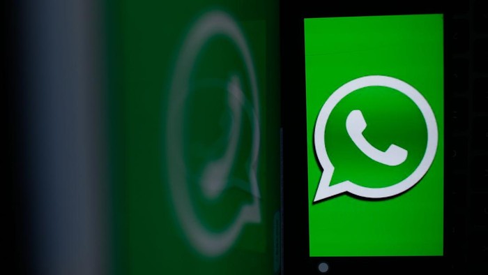 Ilustrasi media sosial X, WhatsApp, TikTok, Threads