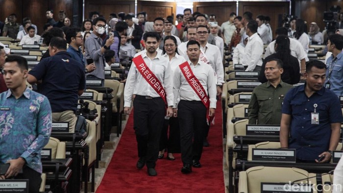 Presiden Prabowo Subianto akan menghadiri sidang tahunan MPR dan memberikan pidato kenegaraan. Gladi bersih tengah dilakukan untuk persiapan.