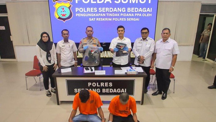 Kapolres Sergai AKBP Jhon Rakutta Sitepu saat merilis kasus persetubuhan. (Dok. Polres Sergai)
