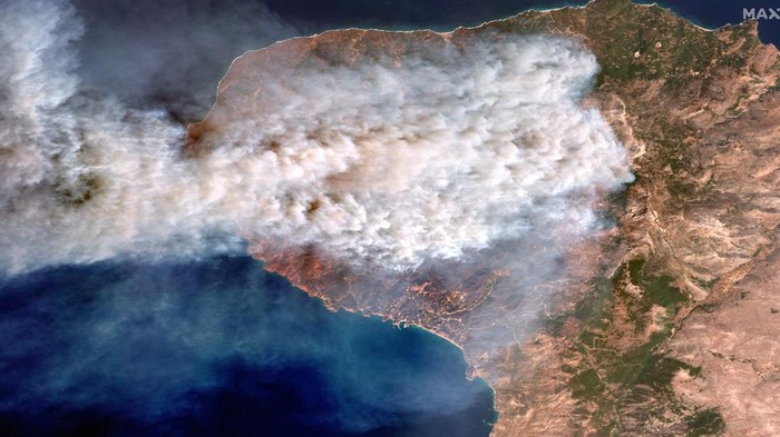 A satellite image shows an overview of wildfires on Chios Island, Greece, August 13, 2025. Maxar Technologies/Handout via REUTERS THIS IMAGE HAS BEEN SUPPLIED BY A THIRD PARTY NO RESALES. NO ARCHIVES. MUST NOT OBSCURE LOGO. MANDATORY CREDIT