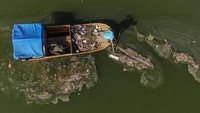 Pemkot Kendari resmi mengeluarkan surat edaran bernomor 100.3.4.3/2614/Tahun 2025 tentang Penerapan Sanksi Membuang Sampah Sembarangan. ANTARA FOTO/Andry Denisah