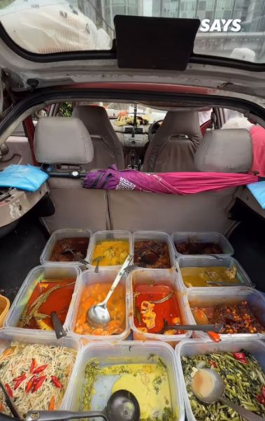 Keren! Kakek 76 Tahun Jualan Nasi Campur 10 Lauk di Mobil