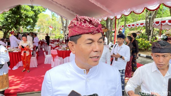 Ketua DPRD Bali Dewa Made Mahayadnya alias Dewa Jack saat ditemui usai pimpin rapat paripurna DPRD Bali, Kamis (14/8/2025).