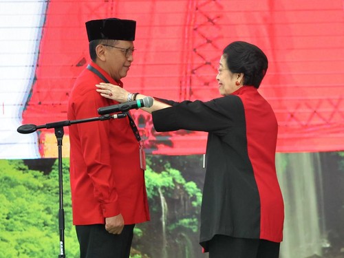 Ketua Umum PDIP Megawati Soekarnoputri resmi melantik Hasto Kristiyanto sebagai Sekjen PDIP periode 2025-2030.
