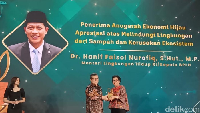 Menteri LHK Hanif Faisol Nurofiq