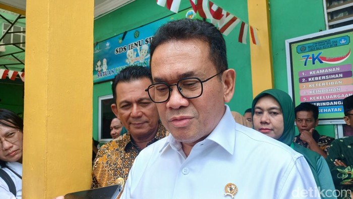 Menteri Perdagangan, Budi Santoso saat memberikan keterangan. (Alamudin Hamapu/detikSumut).