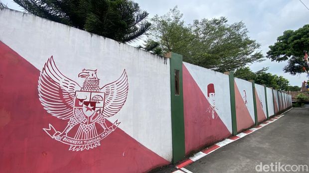 Mural tokoh dan pahlawan hiasi dinding gang di Kota Sukabumi