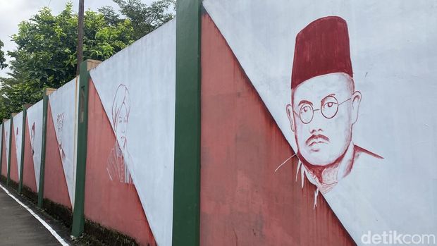 Mural tokoh dan pahlawan hiasi dinding gang di Kota Sukabumi