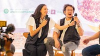 Nadine Chandrawinata mengaku saat itu tak mengenal apalagi mengetahui Dimas Anggara. Kita gak nonton TV banget, karena sukanya melalang buana, jadi gak ngikutin FTV, tuturnya. (Foto: dok Instagram nadinelist)