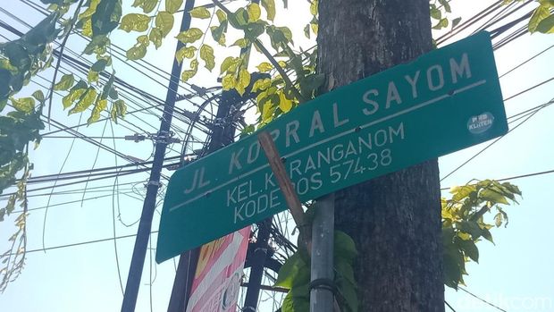 Plang jalan Sersan Sadikin dan Kopral Sayom di Klaten.