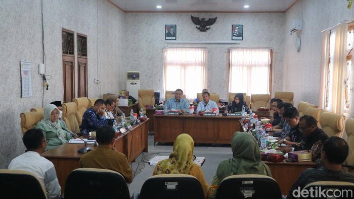 Pansus Hak Angket DPRD Pati saat menggelar rapat paripurna di Gedung DPRD Pati, Kamis (14/8/2025).
