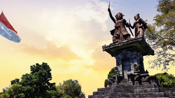 Patung I Gusti Ketut Jelantik dan Jro Jempiring di Monumen Perang Jagaraga yang diabadikan sebagai simbol ketangguhan rakyat Bali melawan penjajahan Belanda di Jagaraga, Buleleng. (Foto: Dok Dinsos Buleleng)