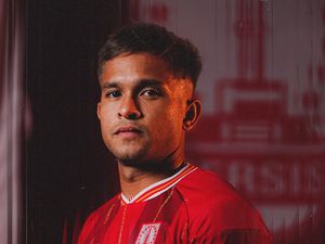 Persis Solo Datangkan Gelandang Singapura Zulfahmi Arifin