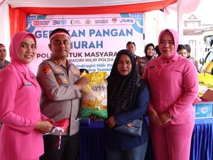 Sambut HUT RI, Polres Inhil Gelar GPM Sambil Bagikan Bendera