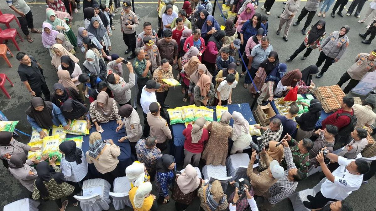 Polres Lubuklinggau Gelar Gerakan Pangan Murah, 12 Ton Beras Ludes Terjual