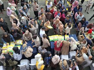 Polres Lubuklinggau Gelar Gerakan Pangan Murah, 12 Ton Beras Ludes Terjual