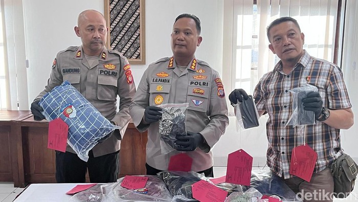 Rilis kasus pria bunuh pacar gelap di losmen yang digelar di Polresta Jogja, Kamis (14/8/2025).