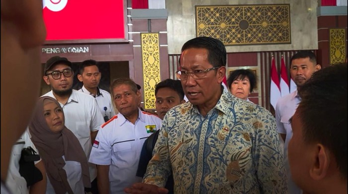 Sambangi Kemenkumham, Pengurus Berkarya Protes SK Kepengurusan Baru Pengurus DPW Partai Berkarya dari berbagai provinsi mendatangi Kementerian Hukum di Jakarta Selatan, Rabu (13/8/2025). Kedatangan mereka untuk mempertanyakan terbitnya surat keputusan (SK) kepengurusan baru yang dianggap janggal.