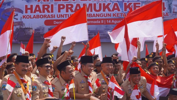 Sejumlah kepala daerah sekaligus Mabicab yang mengikuti Apel Hari Pramuka ke-64 di Surabaya.