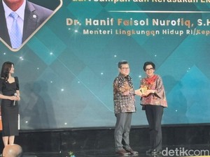 Video: Menteri LH-Pandawara Raih Anugerah Figur Penggerak Ekonomi Hijau
