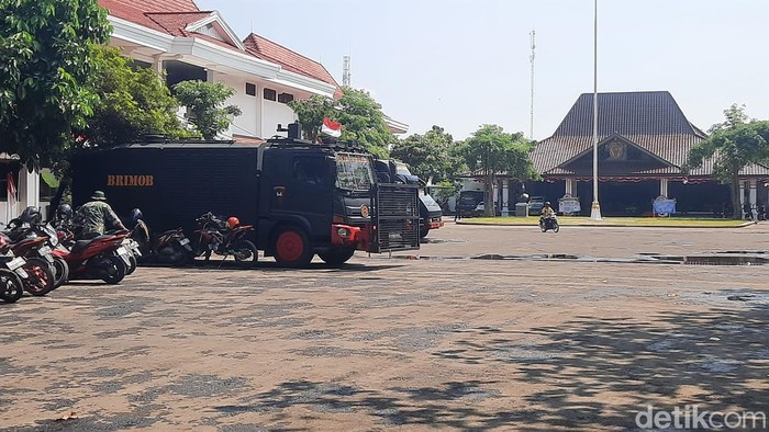 Suasana di halaman Kantor Bupati Pati, Kamis (14/8/2025).