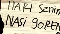 Program Makan Bergizi Gratis (MBG) yang resmi diluncurkan pada Senin (4/8) di Malinau, Kalimantan Utara menuai respons positif dari siswa SMP dan SMA. Sebagai bentuk apresiasi, para siswa mengirimkan surat cinta yang diselipkan di dalam ompreng (wadah makanan). Mereka mengucapkan terima kasih kepada pekerja dan mitra program MBG.
