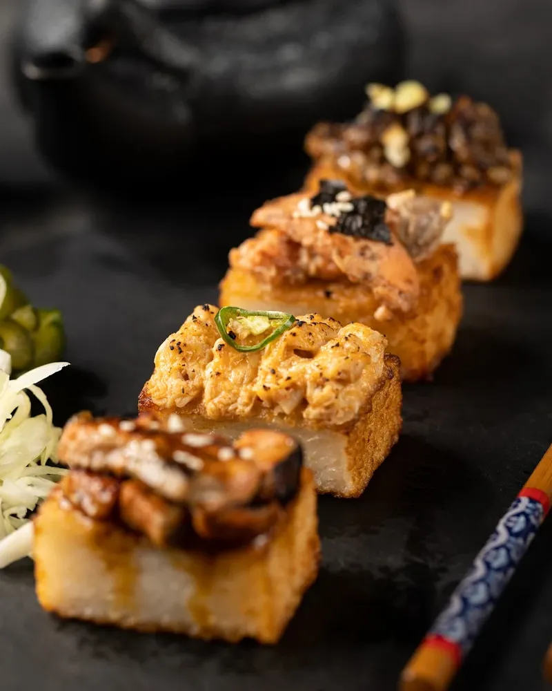 Tempat makan sushi unik.