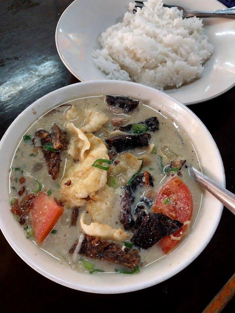 Tempat makan di Pasar Senen Jaya untuk puas makan siang yang bikin kenyang.