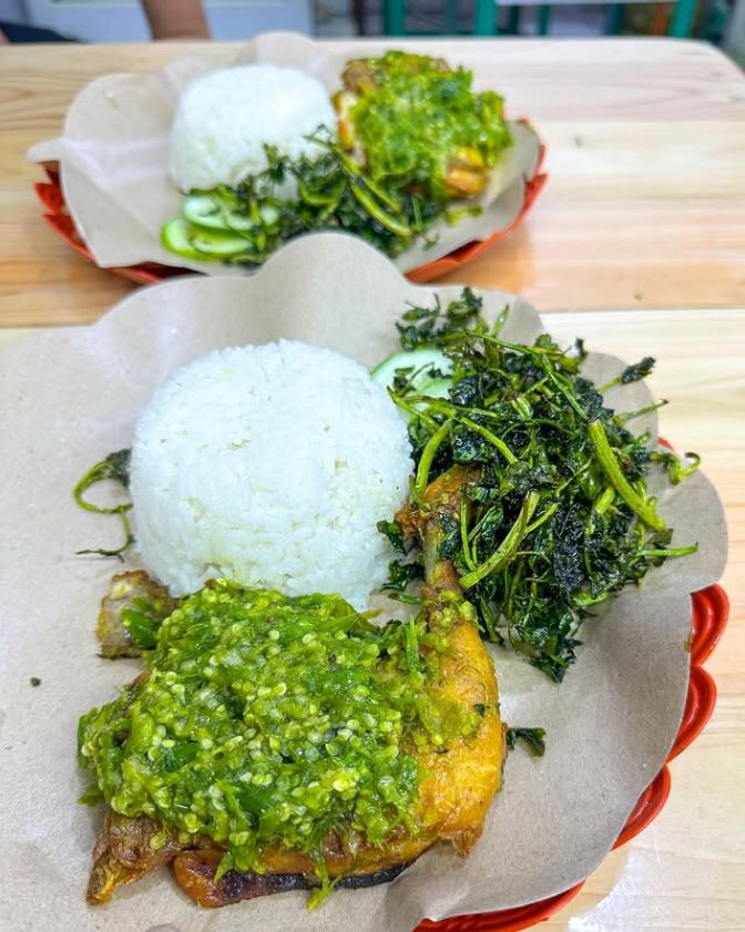 Tempat makan di Pasar Senen Jaya untuk puas makan siang yang bikin kenyang.