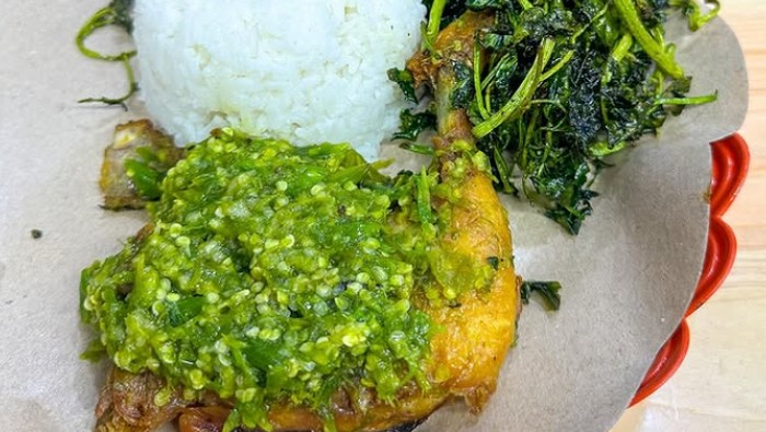 Tempat makan di Pasar Senen Jaya untuk puas makan siang yang bikin kenyang.