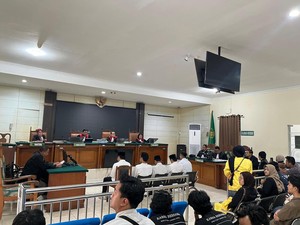 Lukai Polisi-Rusak Fasum, 5 Mahasiswa Didakwa Anarkis di Aksi May Day Semarang