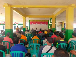 Warga Jember Geruduk Kantor Desa Buntut Battle Sound Horeg Dilarang