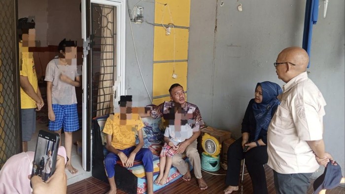 5 anak diduga ditelantarkan ibu di Gresik