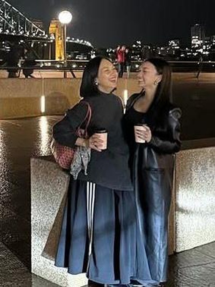 5 Potret Nola B3 dan Sang Putri Naura Ayu Liburan ke Australia