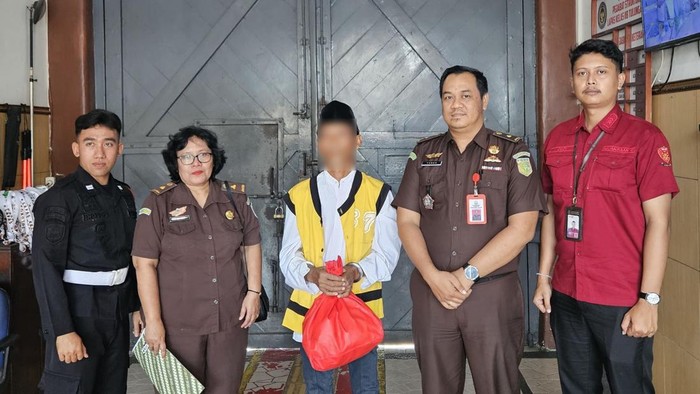 P, terpidana pemerkosa anak kandungnya di Tulungagung saatakan dijebloskan ke bui