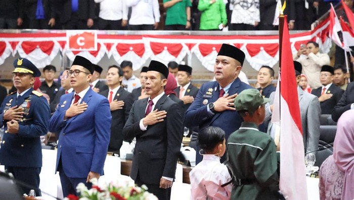 Bupati Bogor Rudy Susmanto bersama jajaran DPRD Kabupaten Bogor melakukan Rapat Paripurna Istimewa untuk mendengarkan Pidato Kenegaraan Presiden Republik Indonesia, Prabowo Subianto.
