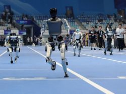 China Gelar Pesta Olahraga Robot Humanoid Dunia