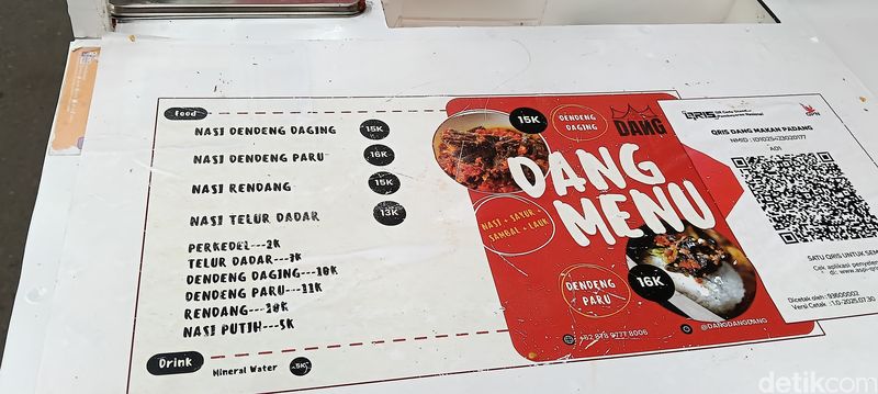 Daftar menu yang ditawarkan Dang Makan Padang.