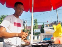 Video: Pedagang Cimin Ini Gratiskan Dagangannya untuk Siswa Berprestasi