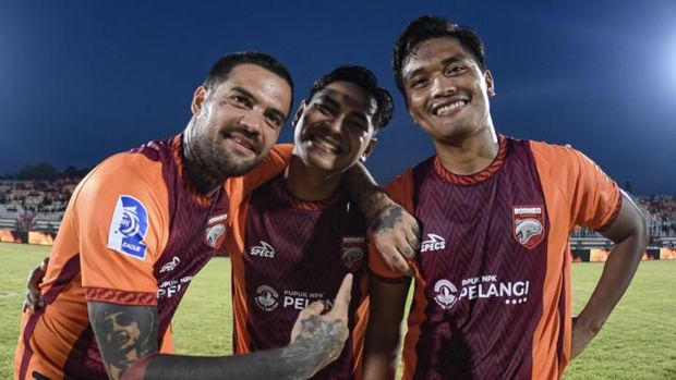 Diego Michiels Diego Michiels merupakan pemain yang sudah cukup lama membela Borneo FC. Ia berseragam Pesut Etam sejak 2015, walau sempat membela Arema pada musim 2021-2022.