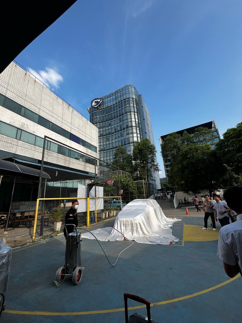 Fire blanket khusus untuk mengatasi kebakaran mobil listrik Fire blanket khusus untuk mengatasi kebakaran mobil listrik