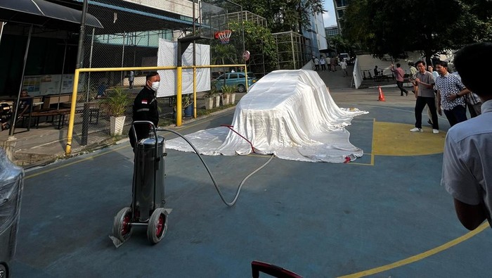 Fire blanket khusus untuk mengatasi kebakaran mobil listrik