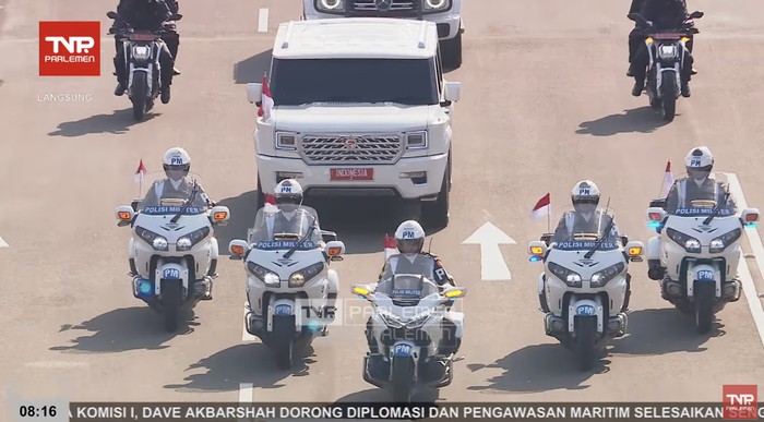 Gibran Naik Maung Garuda