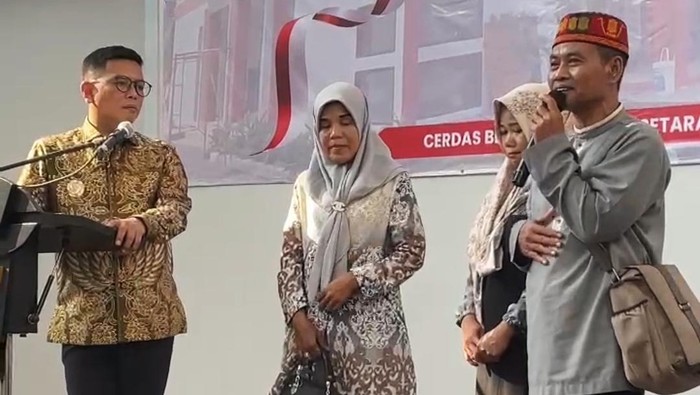 Gubernur Banten Andra Soni membuka Masa Pengenalan Lingkungan Sekolah (MPLS) Sekolah Rakyat Menengah Atas (SRMA) 33 Kota Tangerang Selatan. (Dok. ist)