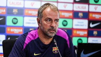 Hansi Flick Sebut Barcelona Butuh Satu Bek Lagi