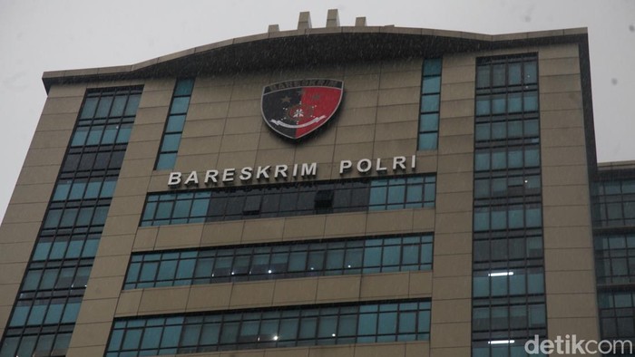 Adik JK Tak Hadiri Pemeriksaan sebagai Tersangka Kasus PLTU karena Sakit